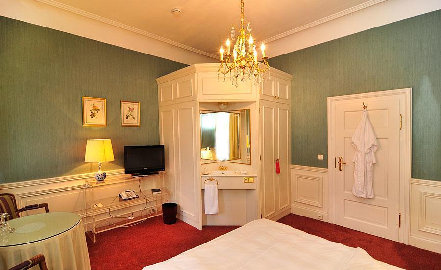 Hotel Buerger Palais Ansbach Quarto foto