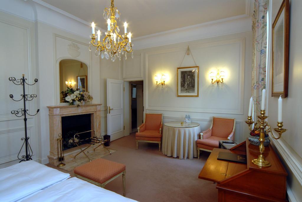 Hotel Buerger Palais Ansbach Quarto foto