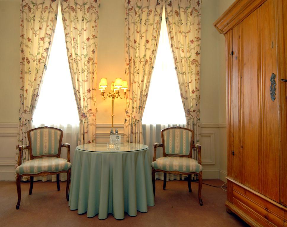 Hotel Buerger Palais Ansbach Quarto foto
