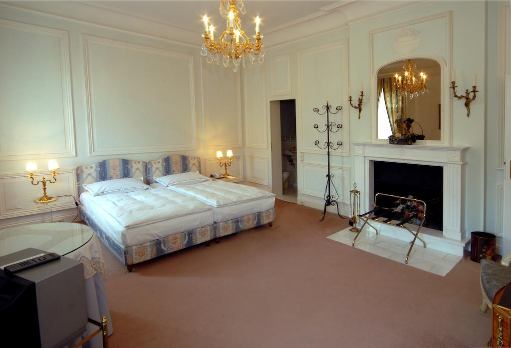 Hotel Buerger Palais Ansbach Quarto foto